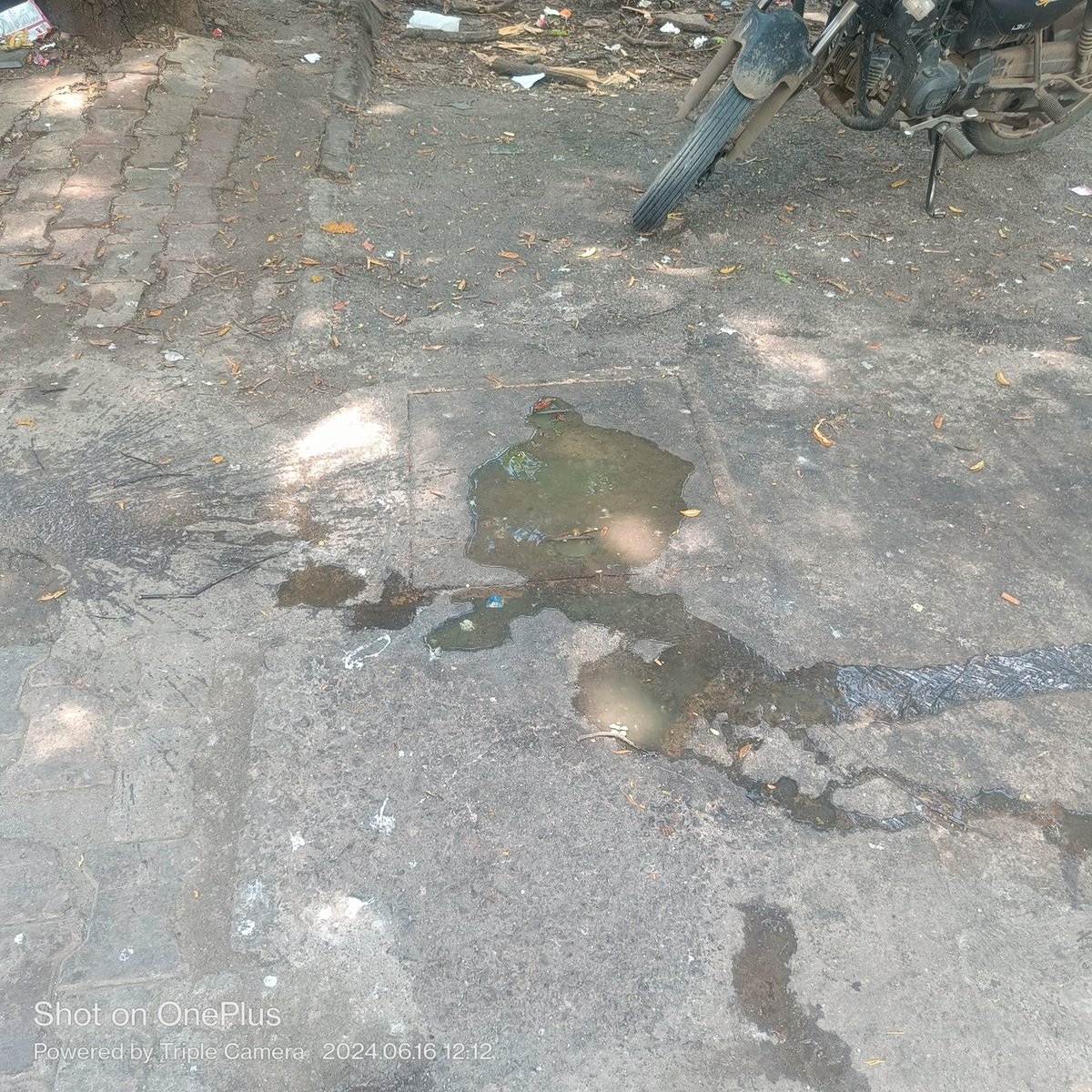 iyeanand's tweet photo. Within a week again the sewage water started flowing again near Sai Baba Temple 
Ganpati Chowk, Viman Nagar 
Pune 411014
The entire road is stinking and unable to walk
I think this has to be sorted permanently https://t.co/TU8gbQ3eRJ