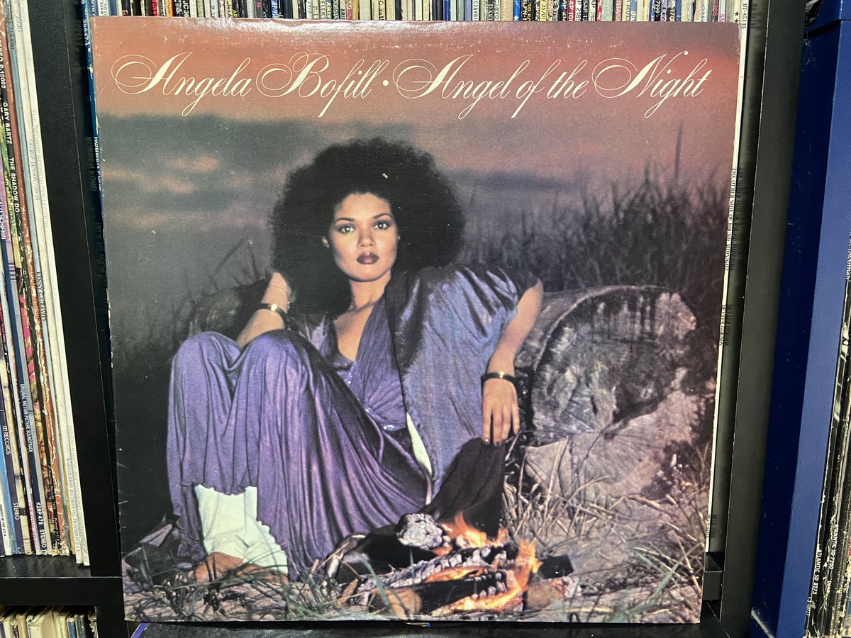 moto3lonesome's tweet photo. https://t.co/EHezZGqVHt

R.I.P  Angela Bofill 
まさに初期のアリスタGRPらしさ全開のグルーヴィーなJAZZ FUNKサウンドを奔放に纏いこなす力強い歌声が堪らないナンバー🎵

#乾杯のための最高に沁みる一曲
#angelabofill 
#angelofthenight 
#aristagrp 
#my_roots 
#GentlerTimeCafe https://t.co/60ICzcmz99
