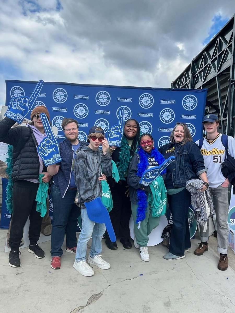 wscadv's tweet photo. So fun to see the @Mariners sweeeeep! #seattleproud #refusetoabuse #preventdv #fundraiser #dvadvocate Thank you, @MarinersCare @TMobilePark #tridentsup https://t.co/uf17dZ1PzQ