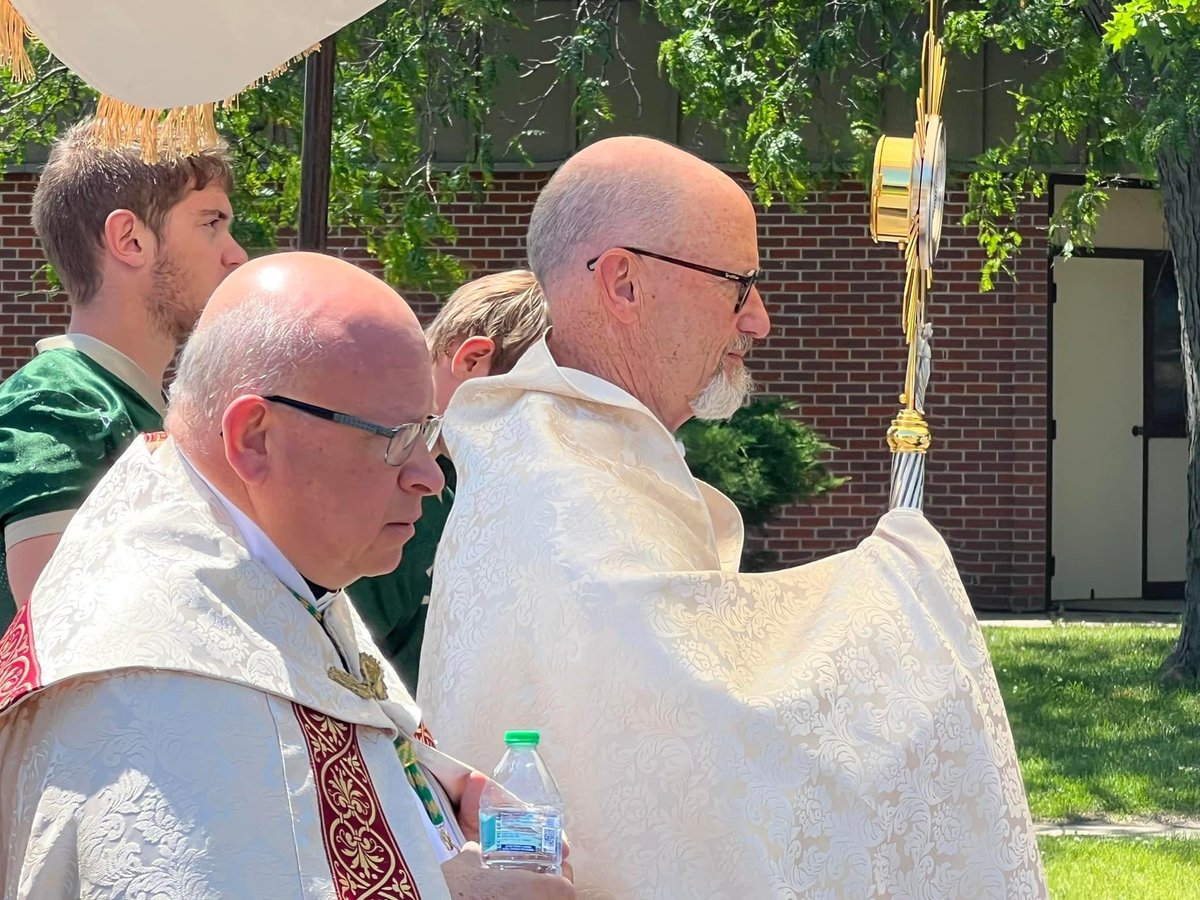 A great weekend as the National Eucharistic Pilgrimage made its way to North Platte! I joined Bishop Hanefeldt of the Catholic Diocese of Grand Island in celebrating Mass and then leading a Eucharistic Procession through the city. It was amazing to worship our Lord in this way!