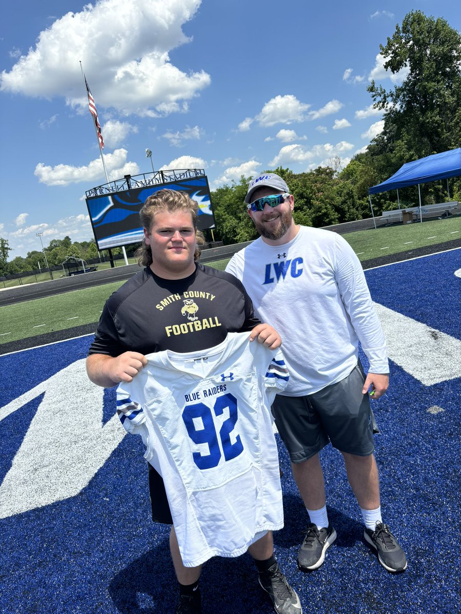 emontgomery53's tweet photo. Had a great time learning and competing @LWC_Football!!!!!🔵⚪️ @mdyer33lb @SCHS_OWLS_FB @CoachAmbroseLWC https://t.co/LXmWr6iWy6
