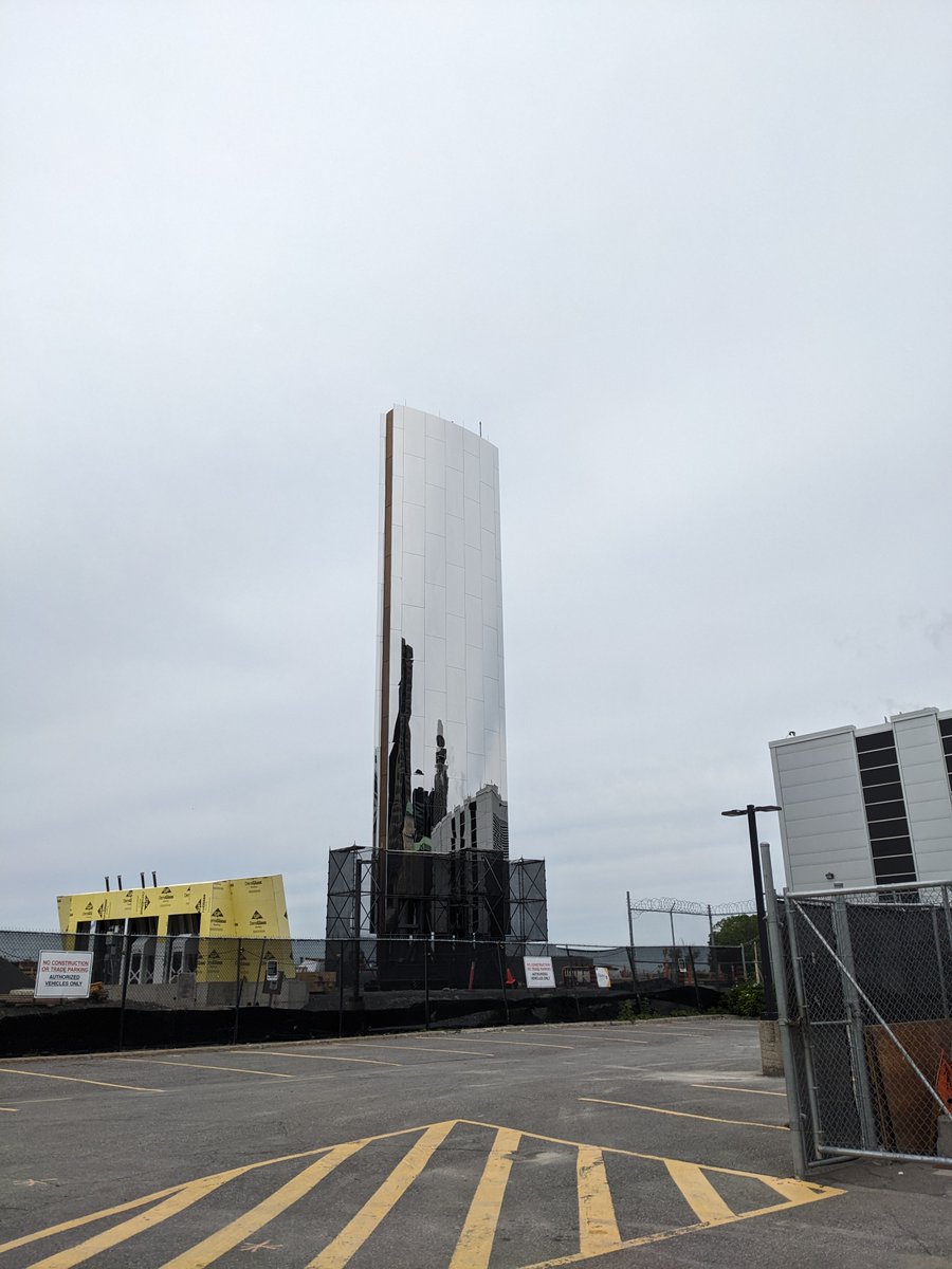 Lamespotting's tweet photo. Behold! Ottawa's newest attraction, the Shiny Thing™. It's located between the Supreme Court and the Library and Archives buildings. https://t.co/lbENzjfMzl