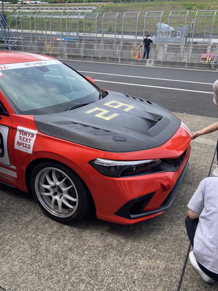 trust_racing's tweet photo. 『TOKYO NEXT SPEED RACING TEAM』のJOY耐に向けたテストでモビリティリゾートもてぎに来てます。本日はJoy耐の公開練習会！
天気も良く☀️気温も高そうなのでクーリングパーツは来月の本番を想定した良いデータが取れそうです😊 https://t.co/gVFR44DwN4