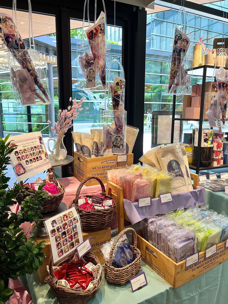 新作商品「トレーディングスクエア缶バッジ『祝祭のプレリュード』」の