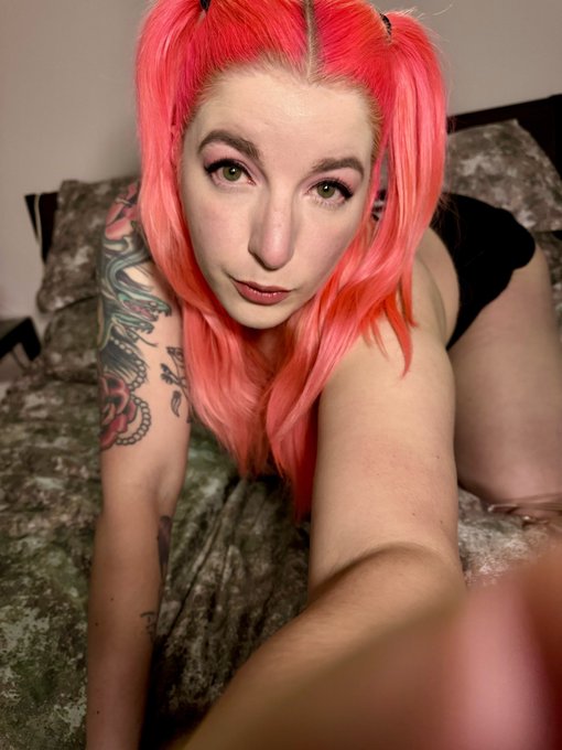 every daddy needs a mommy!  available on https://t.co/70AAxd9M5c for calls/texting tonight! https://t