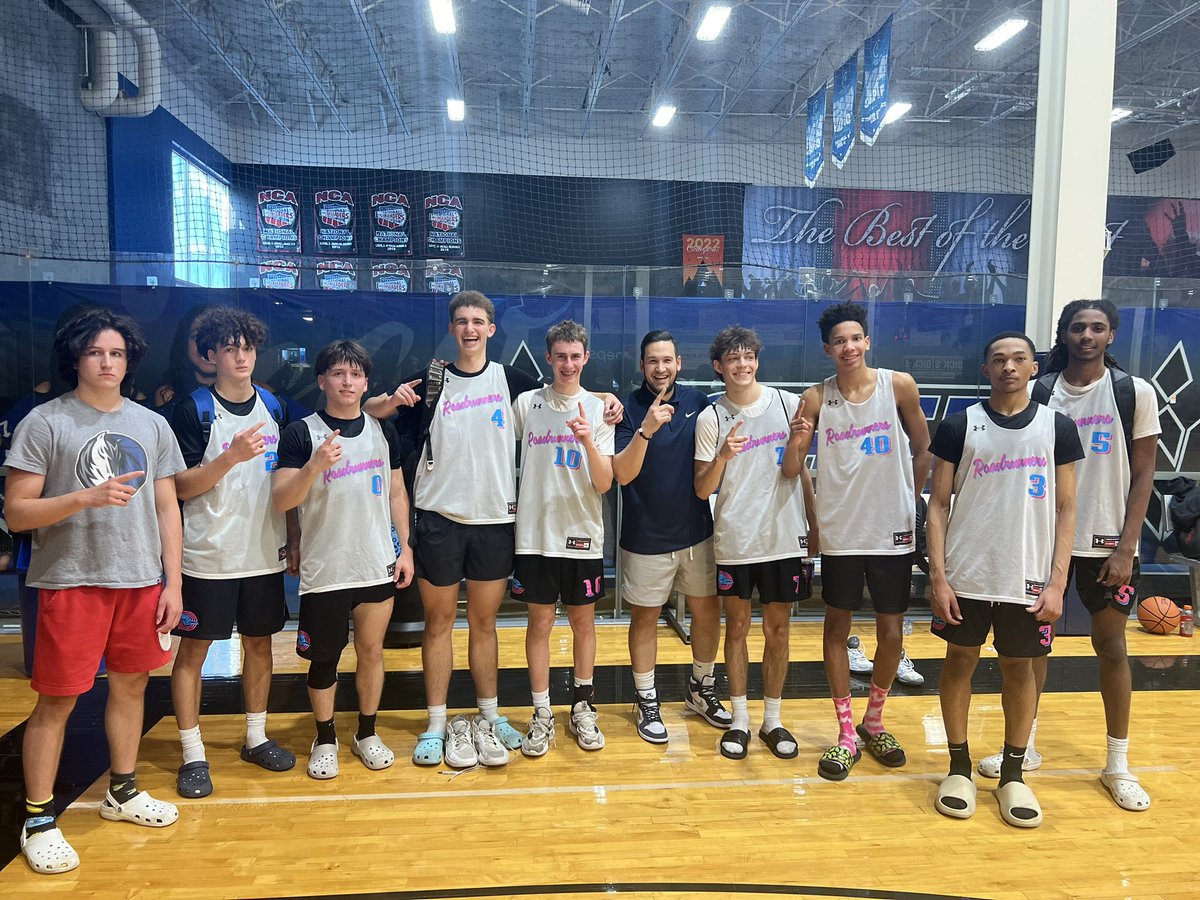 Great job by our Roadrunners Varsity group this weekend.
