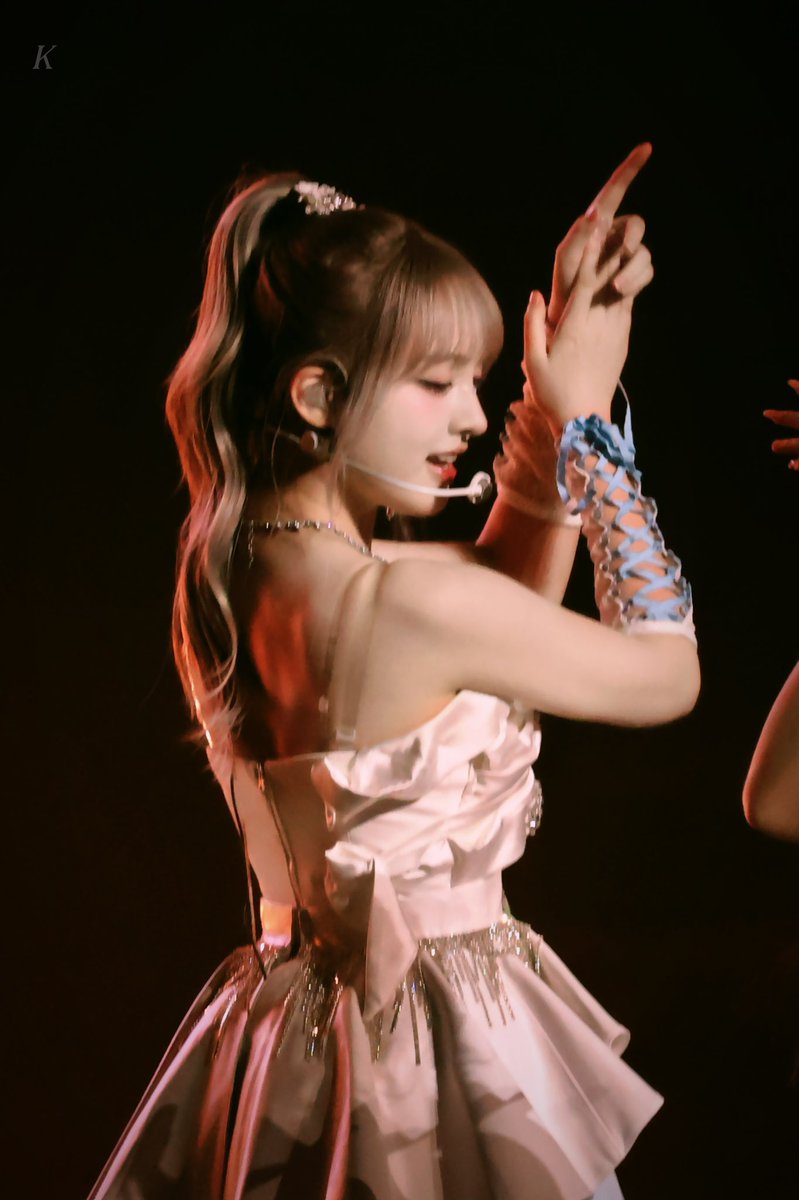 포니테일도 이쁜데 라인이 너무 이쁘다..