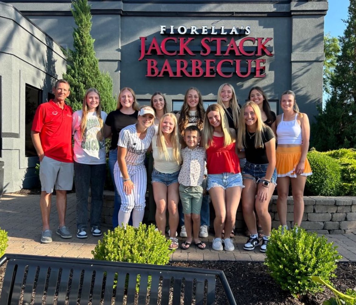 isabelreinebach's tweet photo. Team 1 Elite Club Invite in KC this weekend with some great competition: average of .462 with 4 1B, 1 2B, and 1 3B https://t.co/aGzEijUXcH