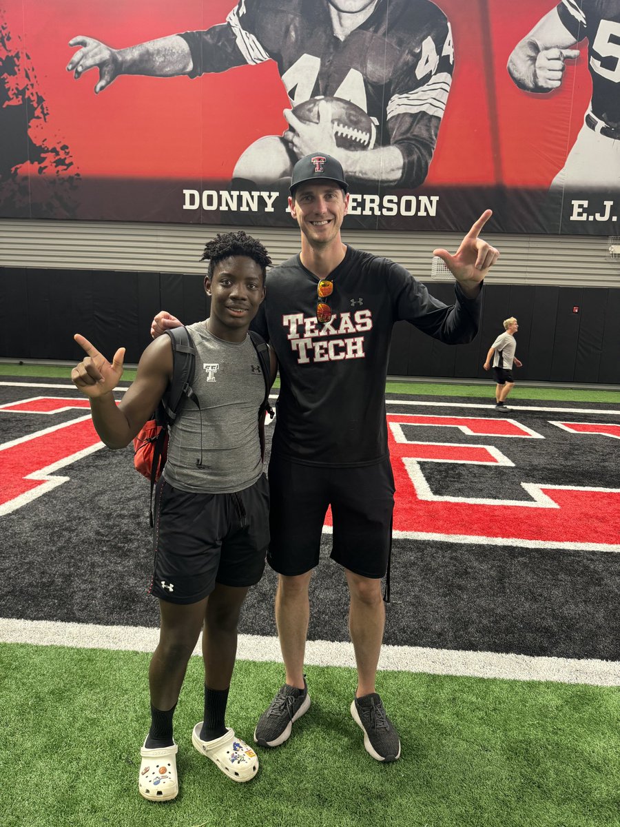 NeilWoodman22's tweet photo. Enjoyed participating at the Texas Tech Football camps this year! Thanks @JoeyMcGuireTTU @ZKittley @CoachKennyPerry @just_tahj https://t.co/R6GjL7TkJ6