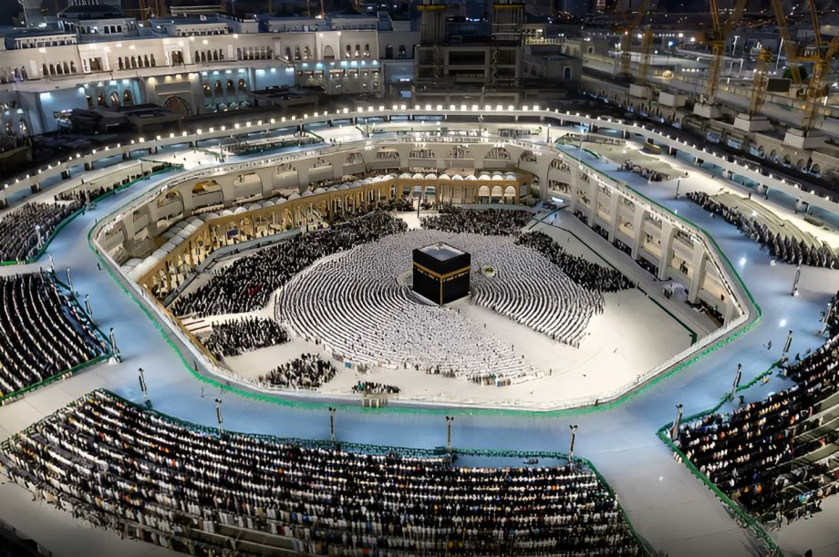 ✨Keunikan Masjidil Haram✨
Masjidil Haram di Makkah menyimpan berbagai keunikan luar biasa yang tidak bisa dijumpai di tempat-tempat lainnya.
(A thread)