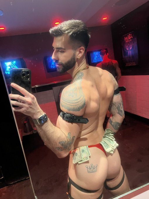 Happy Father&rsquo;s Day to all the daddies were tipping me  😉 https://t.co/ITIvBFQ9QS<a href="/tag/pinkfriday2"class="tags"><span>#pinkfriday2</span></a>