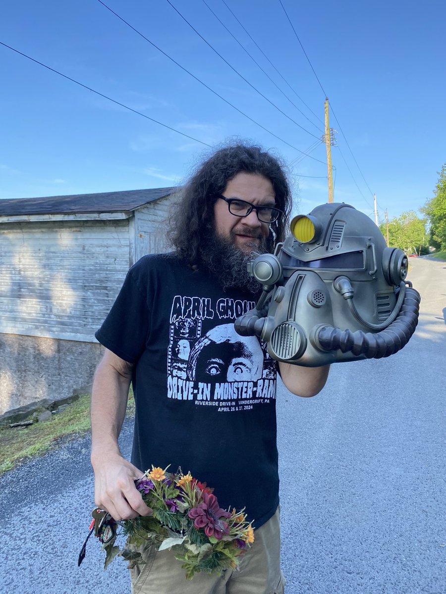 MainCorpsePod's tweet image. Our crew of Creeps had so much fun this weekend as guests at the first ever Grafton Monster Festival. We had the privilege of interviewing Kathleen Cockrell Arbuthnot and the live recording will go up in July!