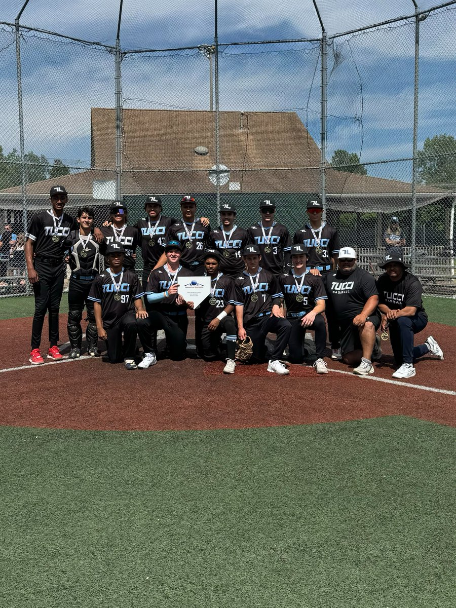 cross_stef's tweet image. 2 strikes, 2 outs, 2 RBI Double to the fence in the championship game to break up a 0-0 tie on the way to a HUGE team win in the 'Ship.  4-9 on the weekend with 3 RBI's.  Looking forward to a great summer ahead with my Tucci team. #NeverStopGrinding @TucciTeam @coachdaniello