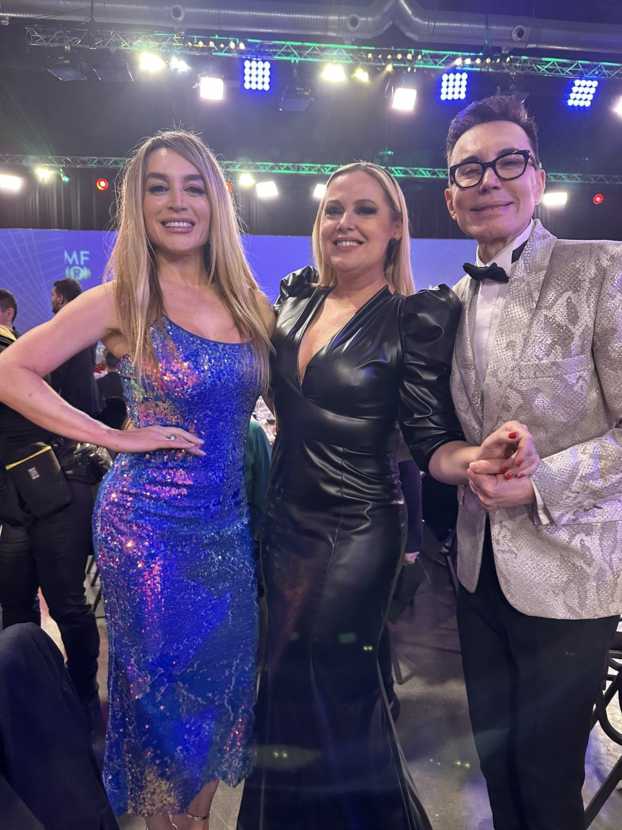 Con <a href="/fatimaflorez/">Fatima Florez</a> y <a href="/MarceloPolino/">Marcelo Polino</a> en los Martín Fierro de Radio