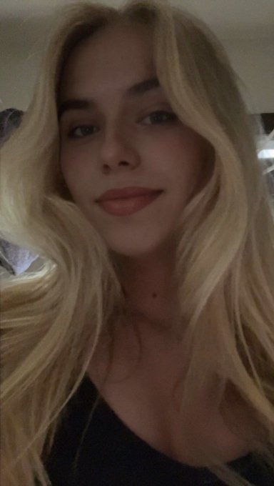 Do you think I&rsquo;m hotter with or without my clothes? https://t.co/wTKfaOrg9w