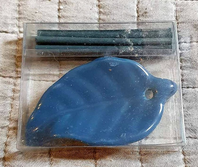 LoveCrosStitch's tweet image. #mini #IncenseStick #leafDesign holder #blue #calm #tranquility #meditate #scent 

facebook.com/share/p/zLmbsX…

#supporter #bid #FureverLovedSmallAnimalRescue #donations #onlineAuction 
#TogetherWeCanMakeADifference

Ends 8pm Sat&apos; 22nd June 2024 (BST)