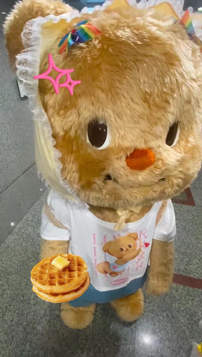 khaopode93's tweet photo. ภาพมีเสียง : กินได้มั้ย อันนี้กินได้มั้ย 🧸🧇🧈 #Butterbear https://t.co/ydpXVBKVBf