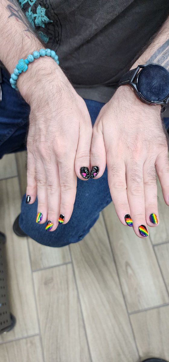 Lapsis_Angelus2's tweet photo. New nails #happypride https://t.co/sIo2clE8W5