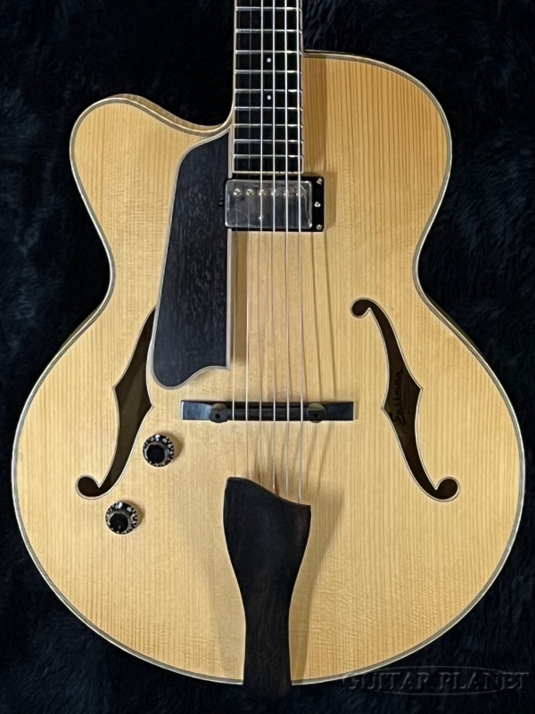 electric_gp's tweet photo. 【セミアコ/フルアコ&amp;ジャズギターフロア】

＜新着中古品＞
Eastman AR-503CE Lefty -Blonde-【2.46kg】
https://t.co/F1armhkx4a

貴重な左用が入荷していますのでお見逃しなく!!

#GP #GuitarPlanet #ギタープラネット #ギタプラ #イーストマン #Eastman #Jazzbox #フルアコ #ジャズ #Jazz https://t.co/FcM1dXojiS