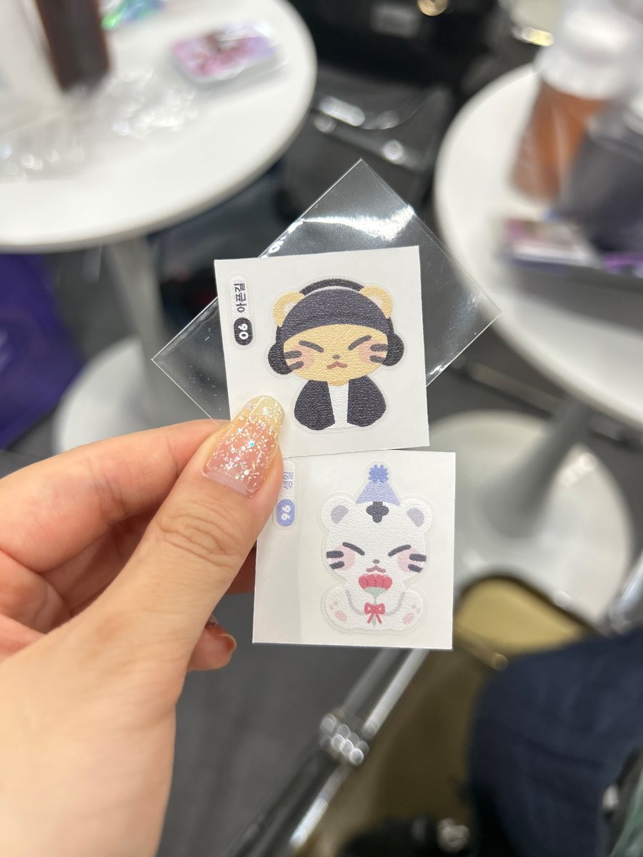 Meow_raculous's tweet photo. 📍카페 오소

인생에 첫 호시생카였는데 진짜 예쁘게 꾸며 주셔서 감동했어요!!
호시에 목소리도 들을 수 있고 음료수도 맛있어서 행복했어요💗
우리 호랑이를 감사하고 사랑할 수 있는 공간을 만들어 주셔서 감사합니다🐯
Horanghae❣️

#매일_순영이_너야
#EVERYDAY_HOSHI https://t.co/DiHFwPL2wi
