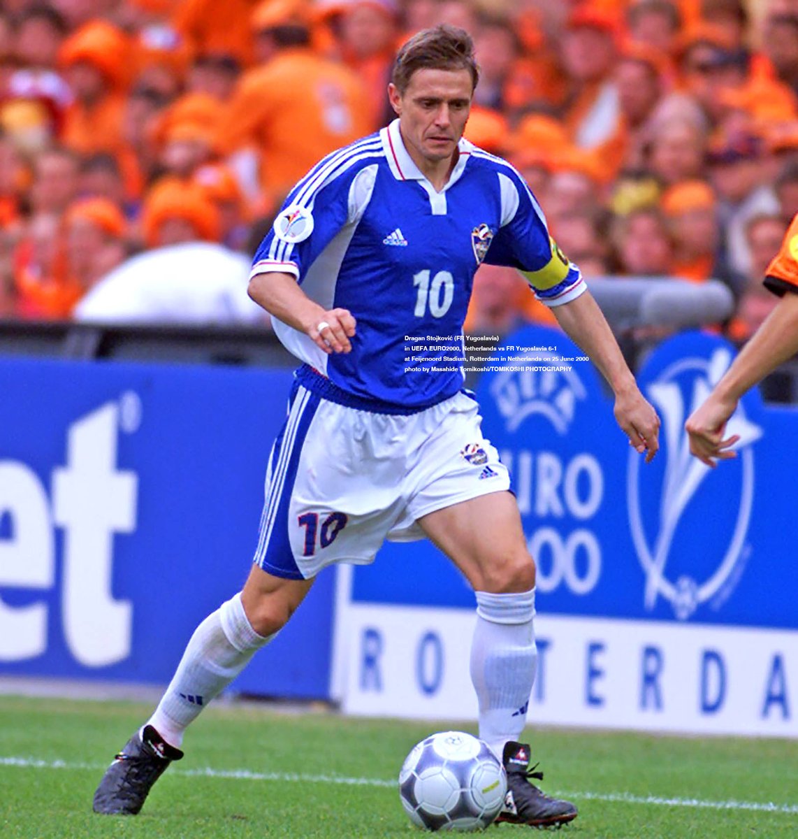 Dragan Stojković (FR Yugoslavia) ball in UEFA EURO2000