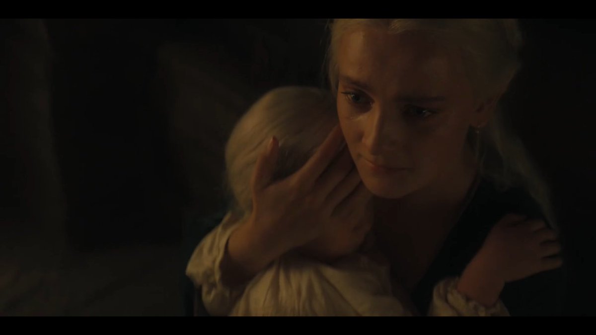 JacobsenPipe's tweet photo. Hay gente que dice que esperaba más de la escena de Sangre y Queso. 

¿No se fijaron en el silencio, el frío, la urgencia de huir, de salvar y la resignación de Helaena?

¿No escucharon el sonido de la daga degollando...?

¿No fue suficiente?

#LaCasaDelDragón
#HouseoftheDragon https://t.co/UFTU9UsdW6
