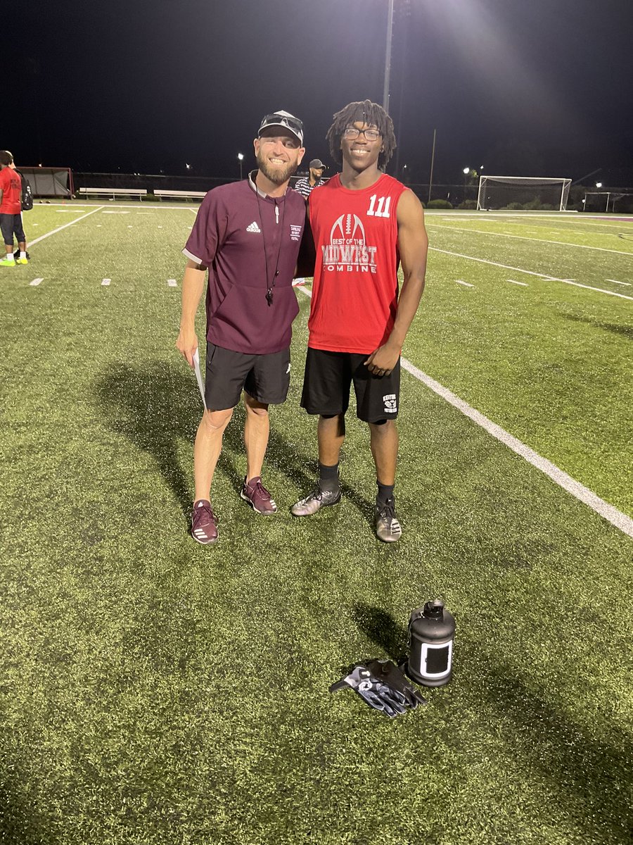 KaidenBoyd1's tweet photo. Had a great time at  @CvilleTigersFB   Awesome atmosphere!  Thank you @CoachRussCville  ! 
      @CoachBrisonCU @BigGribbs44  @CoachAtwood23  @FBCoachThompson @ArmedPHorce https://t.co/y7VWHByS8T