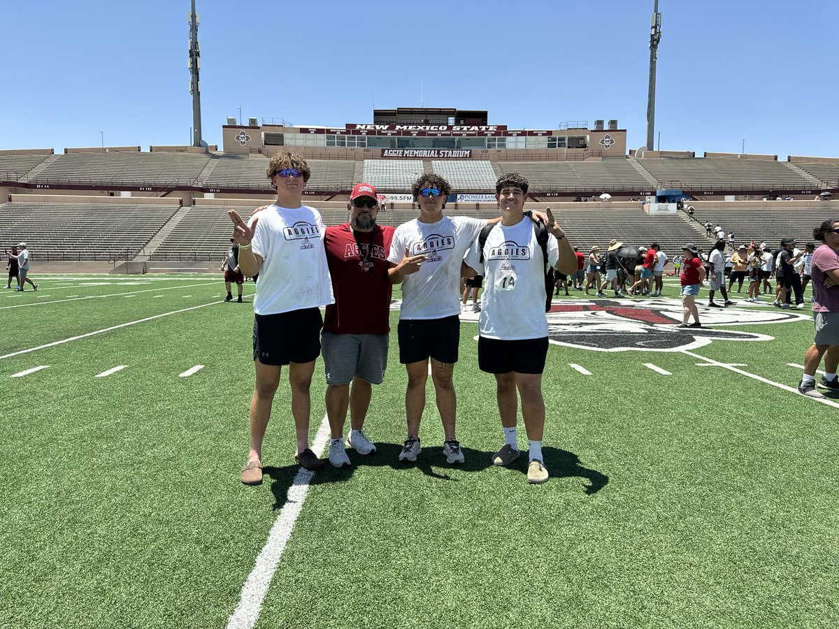 MasonGr8house's tweet photo. Had a great camp today at @NMStateFootball, Thank you @Coach_Ena for the coaching and looking forward to staying in touch with you. 

@CoyotesRising @PrepRedzoneNM 
@JeffJefflynn1 @coachjfort https://t.co/cBspzkEUg9