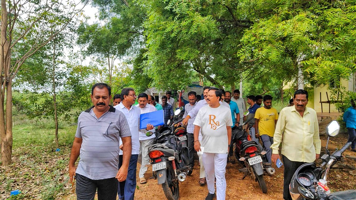 sunilkumarpasam's tweet photo. గూడూరు పట్టణం ప్రజలకు అందించే త్రాగు నీటి వాటర్ వర్క్స్ ను మునిసిపల్ కమిషనర్ మరియు అధికారులు తో కలసి పర్యవేక్షిస్తున్న....

#JaiTDP #NaraChandrababuNaidu #NaraLokesh #PasimSuneelKumar #AndhraPradesh #gudur https://t.co/TLp7VlxKw5