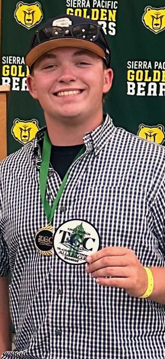 FresnoAthletics's tweet photo. Congratulations to Austin Davis on a great high school career.  Austin played with the Fresno A’s younger teams for many years.  He constantly worked hard, played hard and improved. He finished as an East/West Allstar and a Tri-County First Team All-Conference player. Very proud. https://t.co/JXq15jr6wb