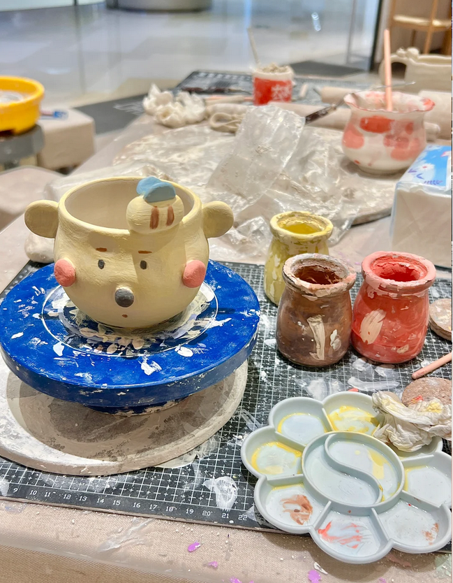 linke83282813's tweet photo. Yeah, first time to do ceramic new experience! I look forward to seeing you in three weeks #宁波 #慈溪 #青花瓷 #青花瓷 #手作陶瓷 #carft #callenge #diyworks #Travel #Handmade #diyarbakırgay https://t.co/Leal454qwM
