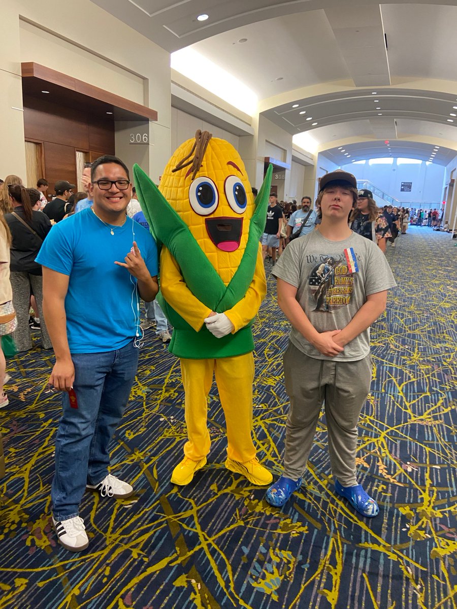 SHHSSpeech's tweet photo. Your Broncos have made it to Des Moines! A fun-filled day of obtaining Cornelius (the mascot) ... and some mini-golf at Blank Park (By the way — Mr. Kunkle was the mini-golf champ!). Competition starts tomorrow! https://t.co/Mah9IfDiro