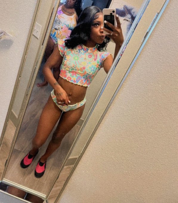 banddzzz_'s tweet image. i heard it was summer 😛. #idgaf #stayoutside .