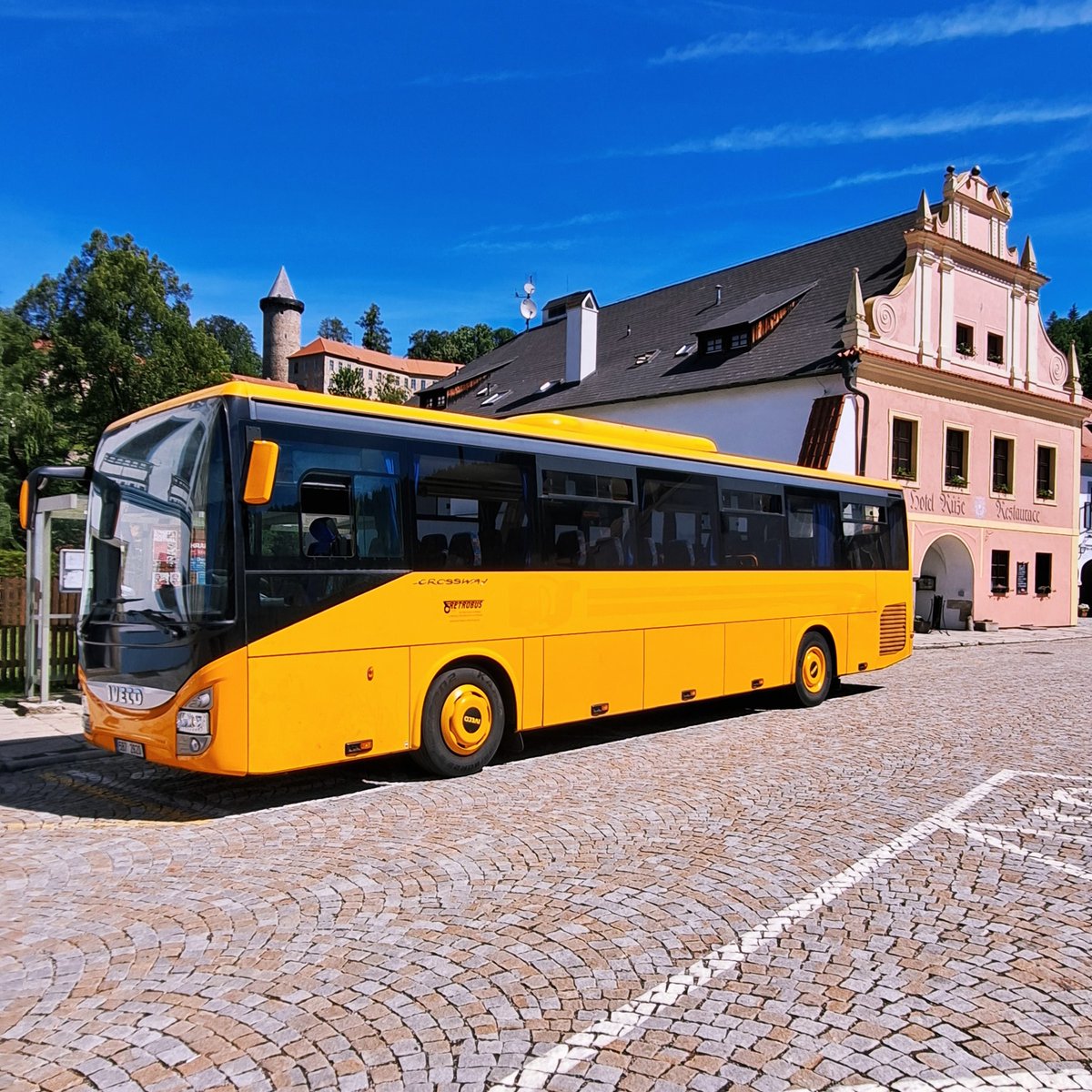 ubuscom's tweet photo. Rožmberk nad Vltavou. Svezete se sem s Vodáckým autobusem i dálkovou linkou z Olomouce.  Mrkněte na https://t.co/caxrD69oar https://t.co/RlfqyPCTH0