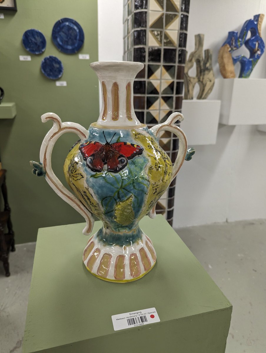 The pics I'm sharing show only a small sample of the works <a href="/bealart/">bealart</a> My wallet is lucky I didn't visit opening day. 😉 So many pieces sold. #ldnont go see the art I think the show continues tomorrow.