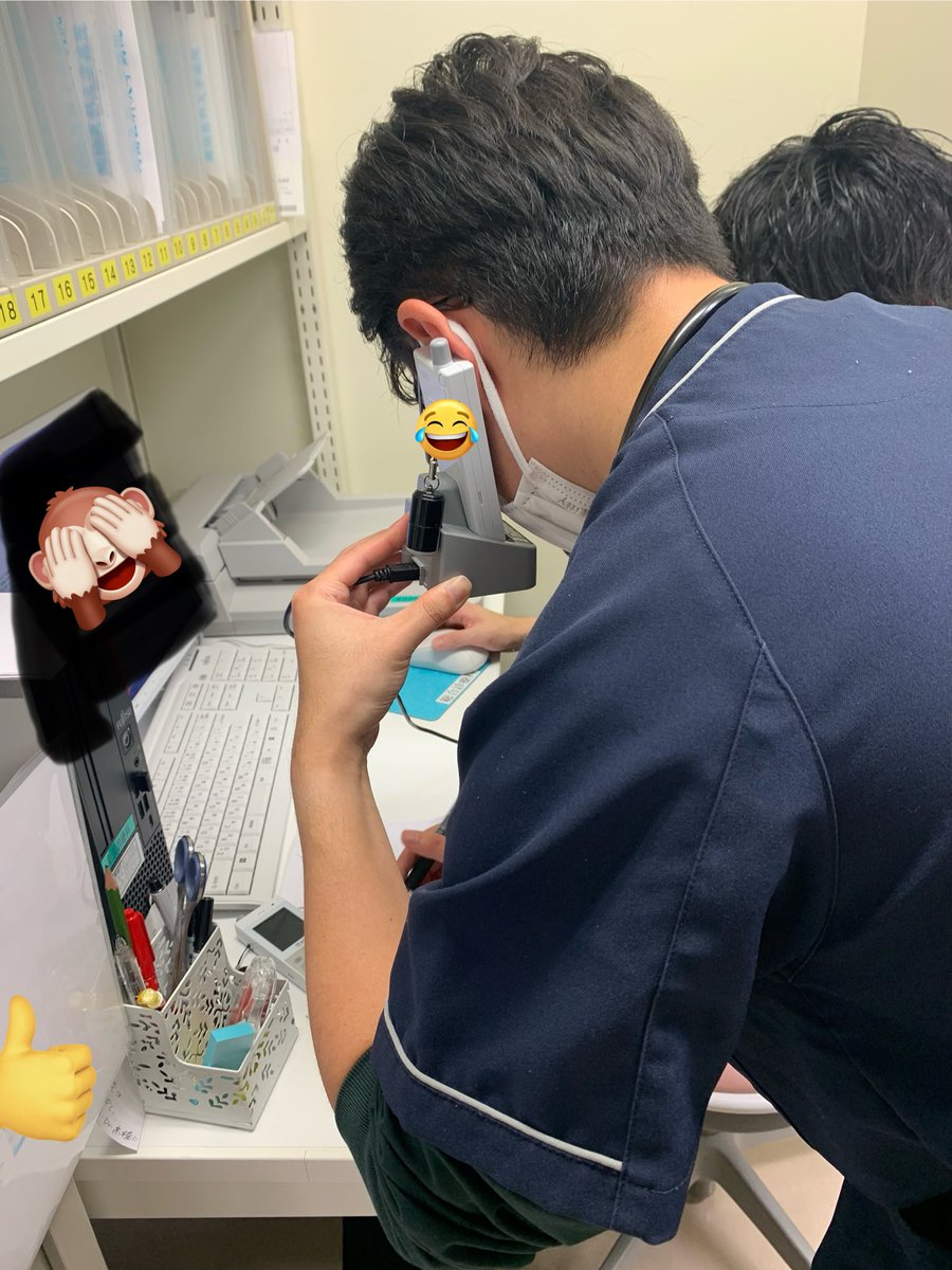 dokkyogeneral's tweet image. 【レジデントと外来】
充電が
たまる間もなく
使います

#総合診療科　#レジデント　
#phs #故障