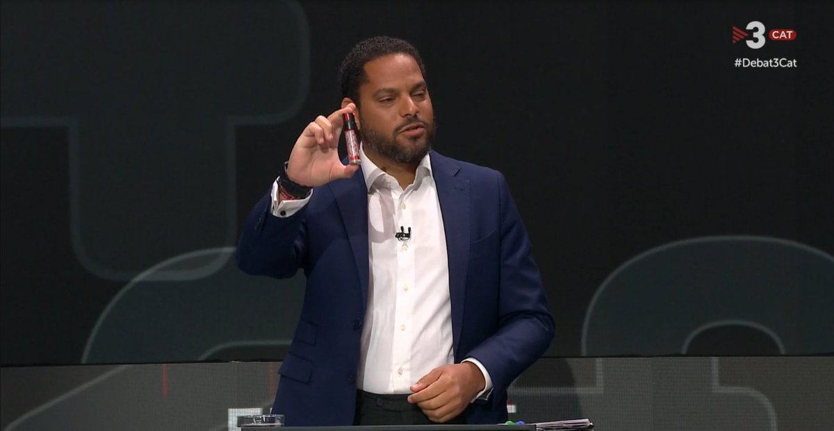 El ultraderechista Garriga de VOX dijo que había que ir con gas pimienta por los robos de los inmigrantes en Catalunya. Hoy un informe ha acreditado que este tipo cargó 52.400 euros de dinero público para su peluquería, pagar el AMPA de sus hijos o comer con Glovo.