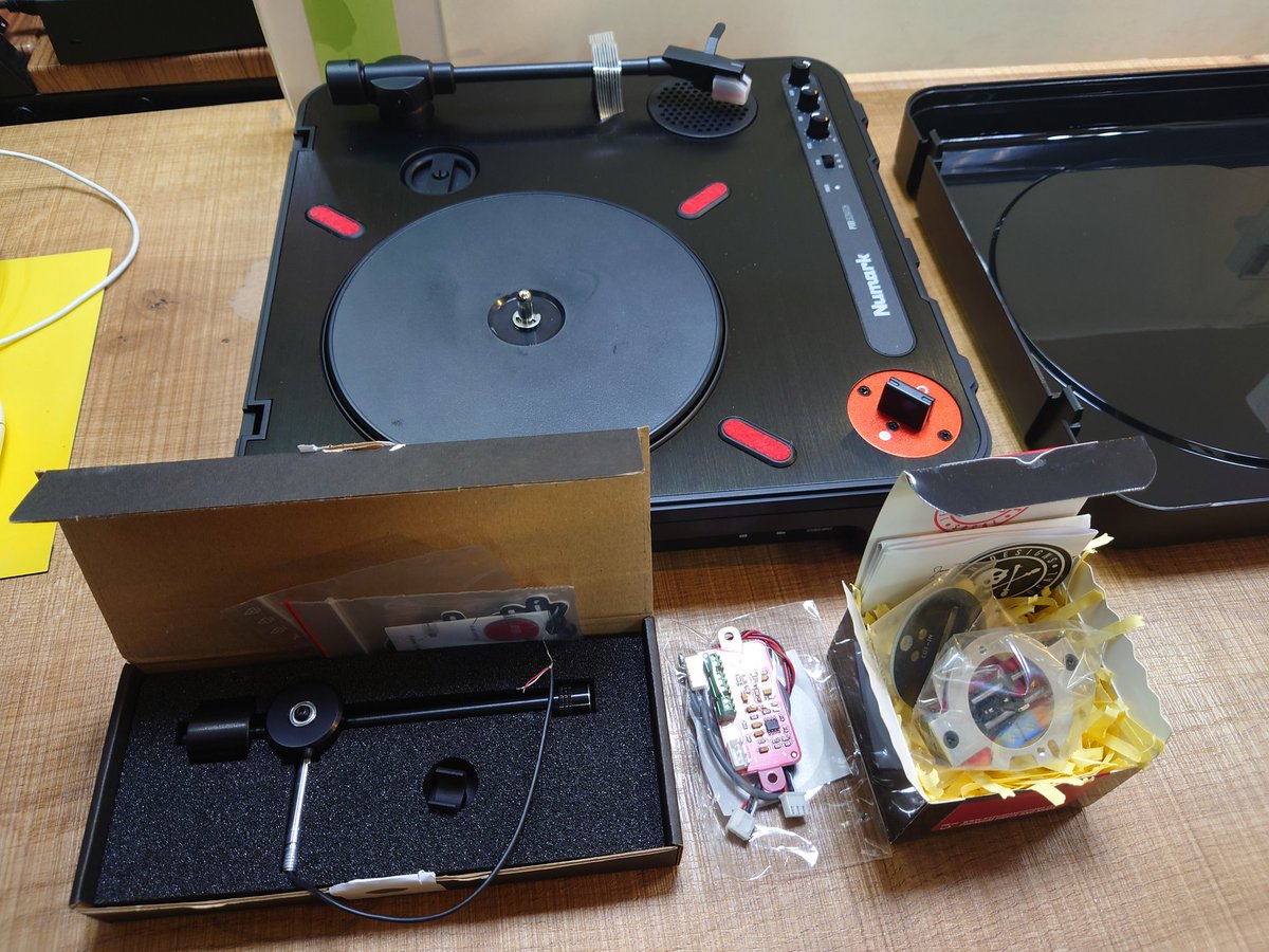 今からNumark PT01 SCRATCHのフルカスタム品を2台分作成します! フォノ 
