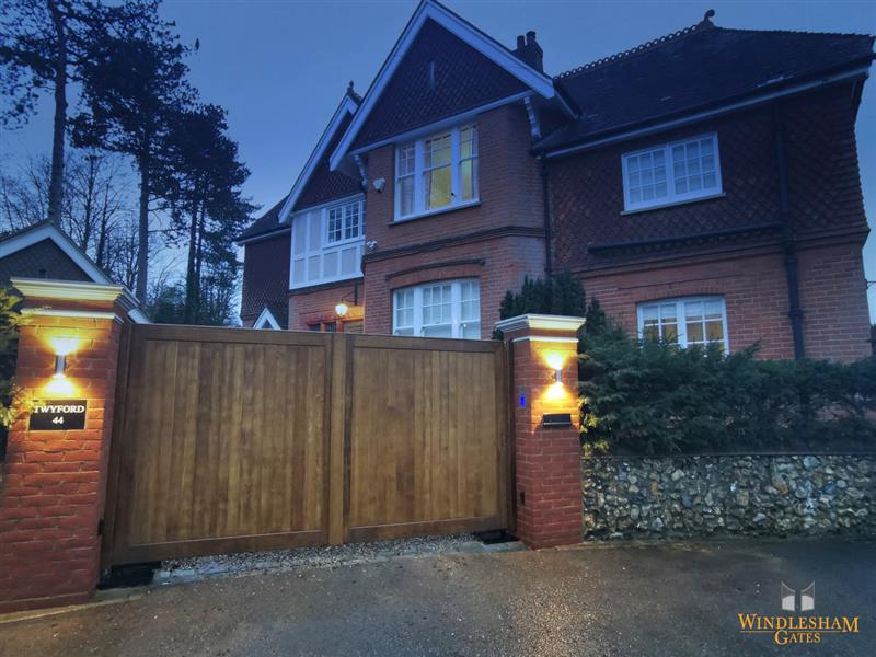 Windlesham Gates tweet media