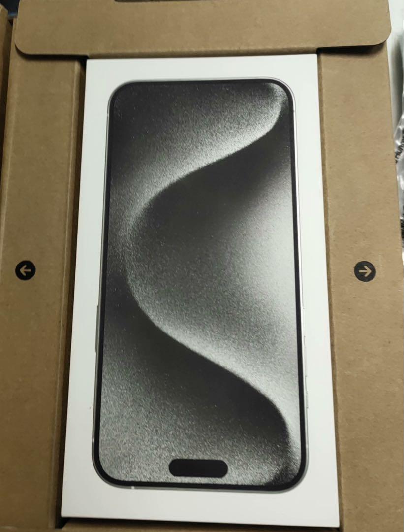 【配布企画復活第一弾】

iphone配布開始します❗❗　

お一人様1台限り
【ホワイト、ブラック、パープル】
より1色お選びください♪

【リポスト】【いいね】
でどなたでも参加可能！

◎受け取り方はプロフに記載♪