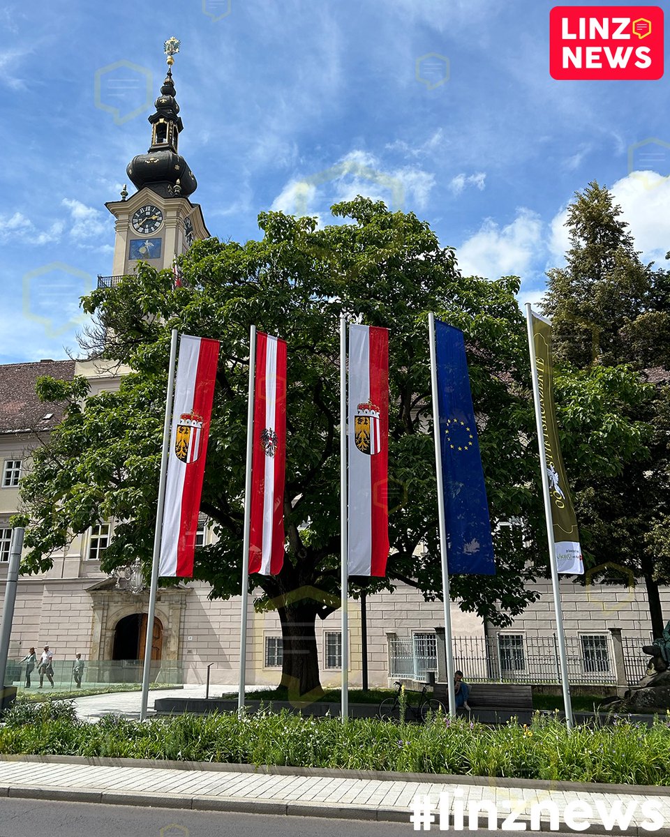 linzdotnews's tweet photo. 🇦🇹 Linzer Landhaus weiterhin regenbogenfrei!
💥 Keine „Zwangsideologisierung“ weil Grüne mit Antrag gescheitert sind.
#linz #linznews #landhaus #österreich #Nationalflagge #adler #bundesadler #rotweissrot
https://t.co/WC0QBaowSO https://t.co/mTwRzguLhu