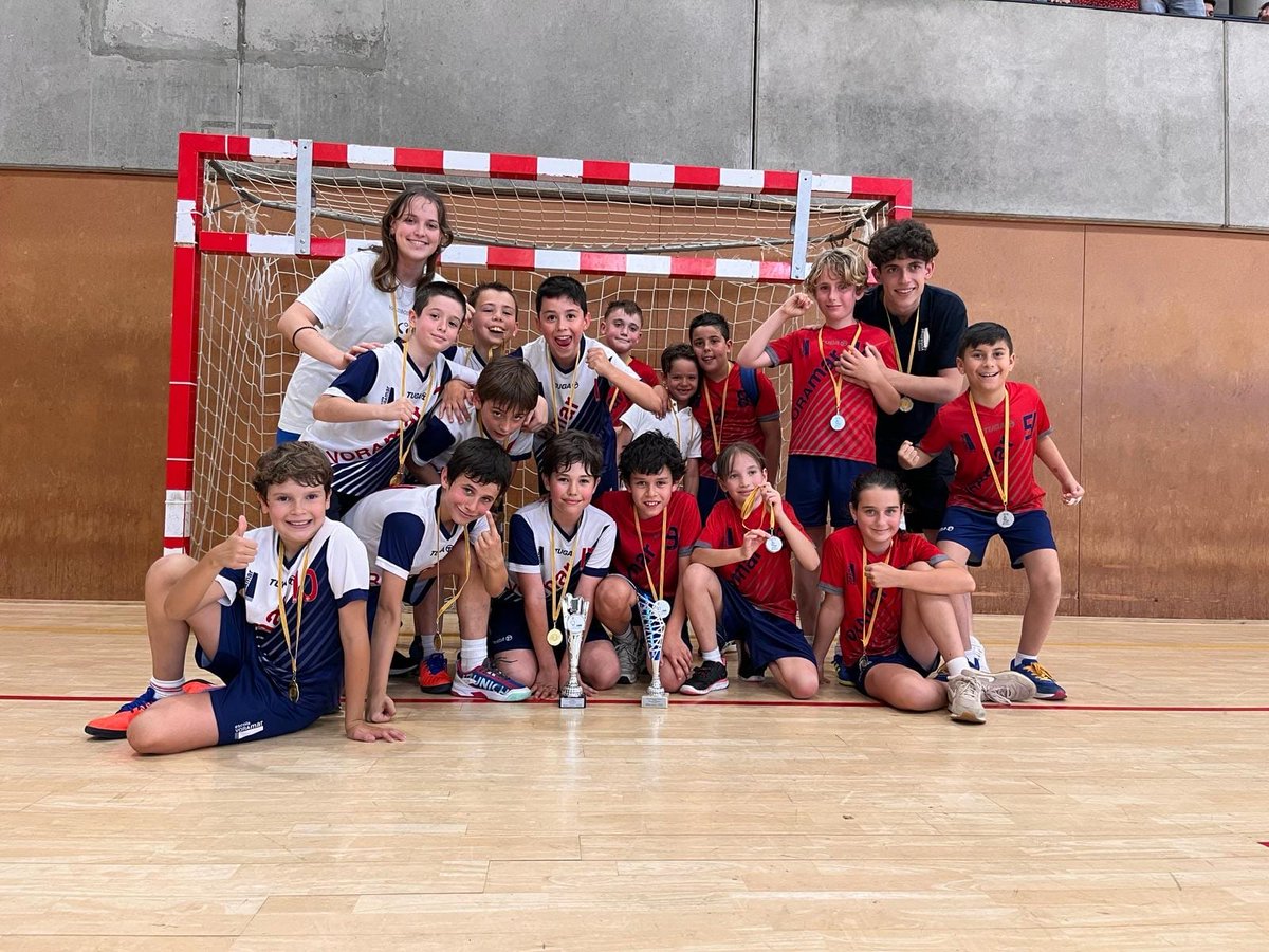 Handbol Sant Martí Adrianenc tweet media