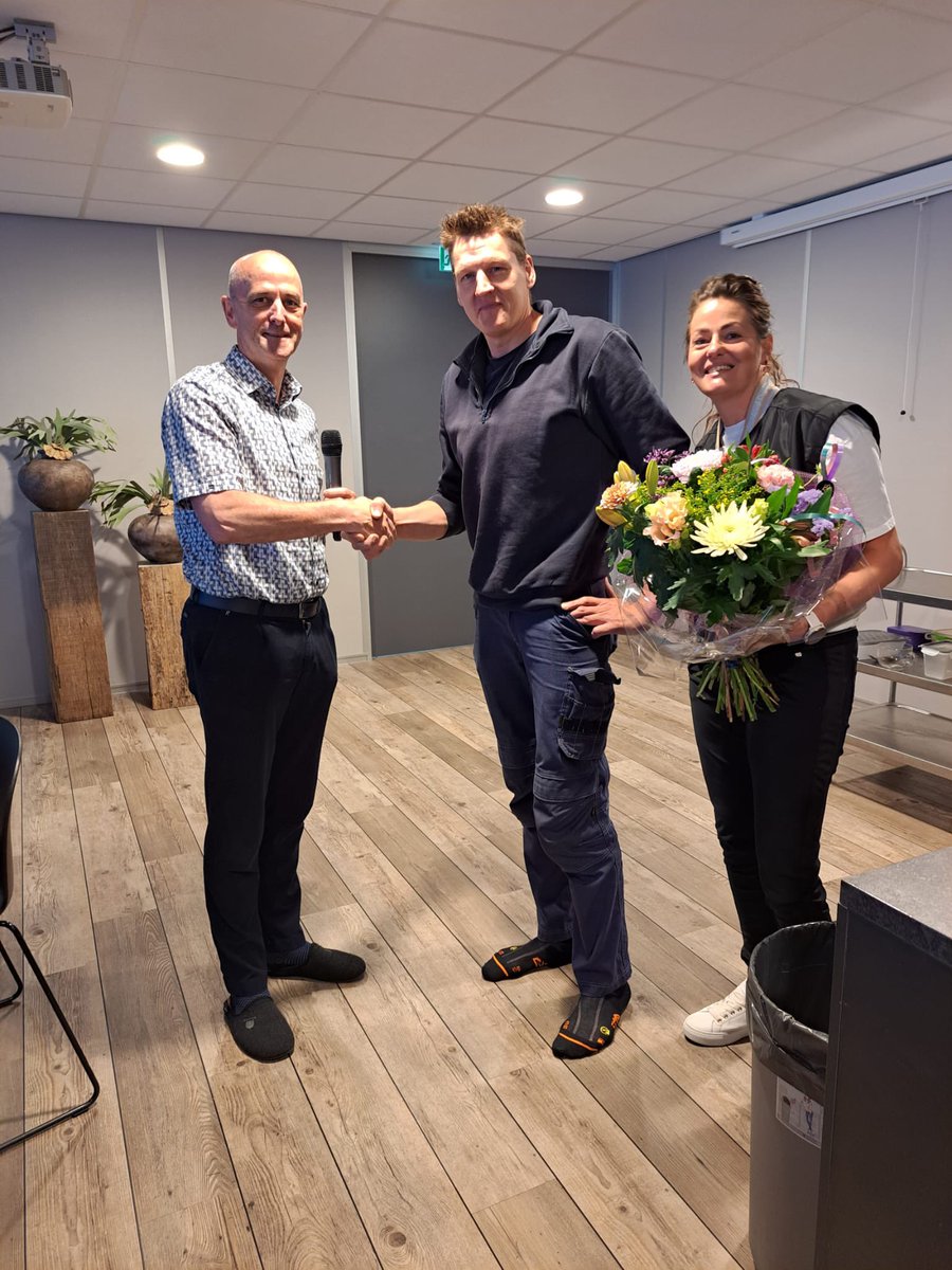 Vandaag hebben we een jubileum te vieren! Jan Post is 25 jaar bij ons in dienst als Hoofd Technische Dienst. We bedanken hem voor de bewezen diensten en hopen dat we de komende jaren ook nog een goede samenwerking mogen hebben! #mijlpaal #jubileum #dayseaday #urk