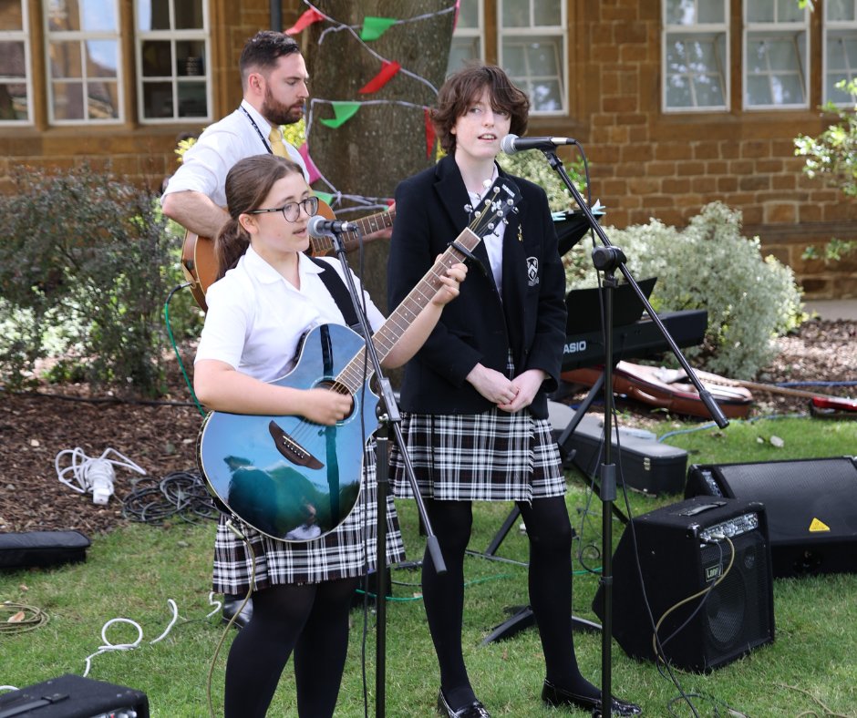 With less than a week to go, learn about Founderstide's history and activities. Join us on June 22nd for prize-giving, a picnic, inter-house sports, displays, and an evening ball with dinner, live music, and dancing. For further details, follow the link: bloxhamschool.com/latest-news/fo…