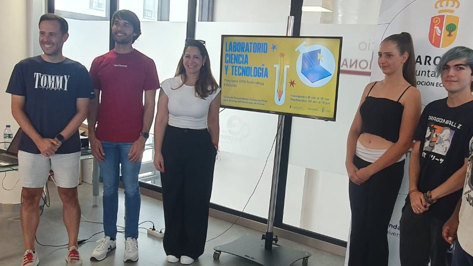 CienciaULL's tweet photo. Finalizamos el curso de Pensamiento Computacional 🧠🤖para jóvenes del municipio de Arona con la participación de 9 jóvenes exponiendo sus trabajos finales. 
¡Muchas gracias por su participación!
#ARNInnova
#cienciadelacomputación https://t.co/pV12Rmwoal