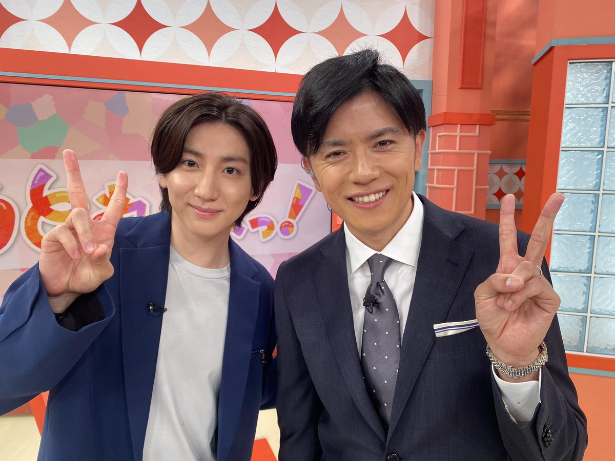 Aoki_Genta's tweet photo. きれいな顔してるだろ
 
ウソみたいだろ
 
左手で僕の背中を“タッチ”してくれてるんだぜ？

#とれたて #京本大我 #きょも #言えない秘密 #お迎え渋谷くん https://t.co/kMg2K09HxJ