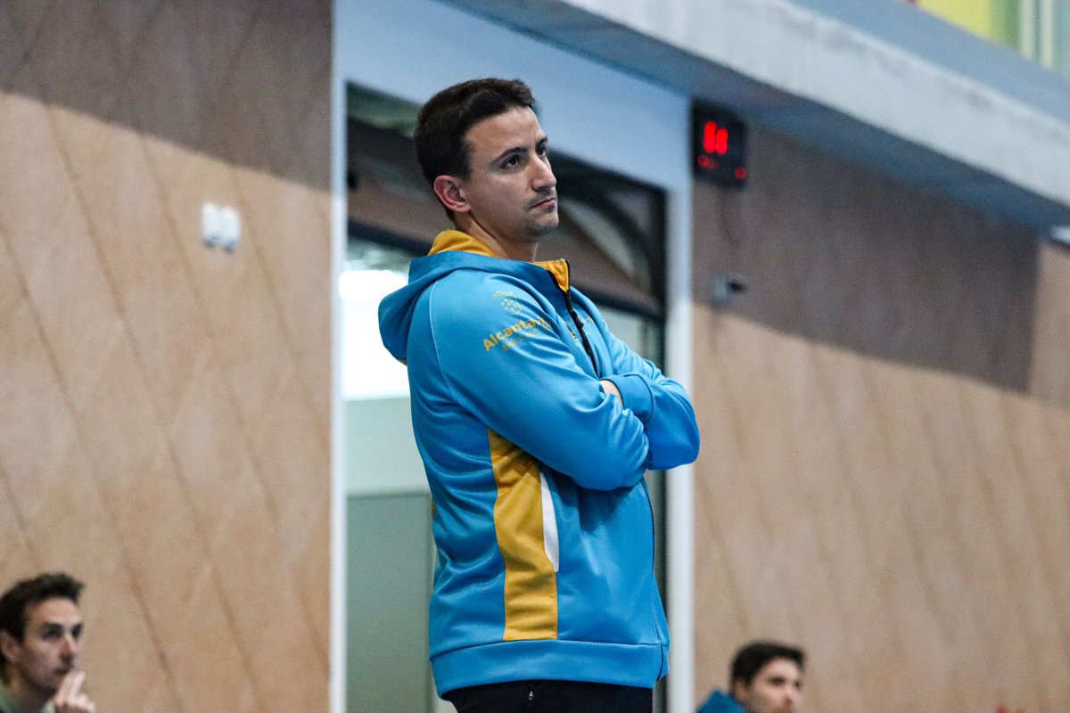 CBJairis's tweet photo. Post de apreciación a Vero y Pedro por su gran trabajo en la #FinalFourMini 🖤💛 https://t.co/qLsNaZir1z