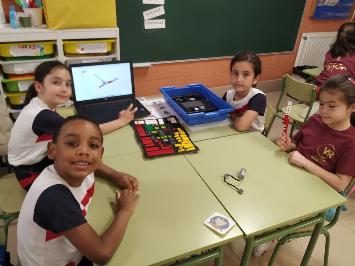 VReinaGijon's tweet image. 🦿👩‍💻 Semana deportiva con robótica y programación

Muchas gracias a @Robotix_educa por la colaboración