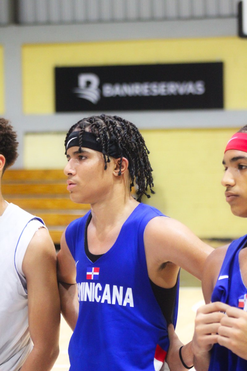 FedombalRD's tweet photo. Nuestra preselección U15 sigue preparándose intensamente para el Campeonato Centrobasket U15. ¡Vamos con todo, equipo! 🏀💪 https://t.co/mTZj7QLKFM