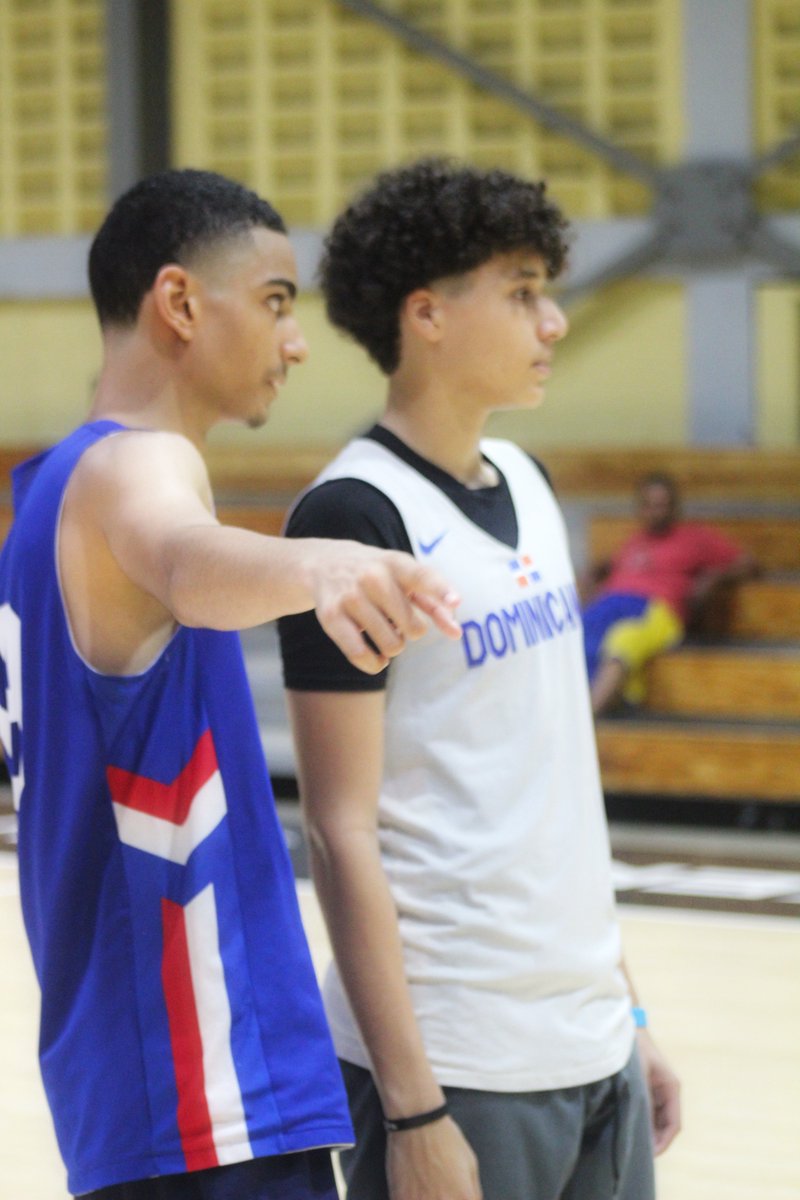 FedombalRD's tweet photo. Nuestra preselección U15 sigue preparándose intensamente para el Campeonato Centrobasket U15. ¡Vamos con todo, equipo! 🏀💪 https://t.co/mTZj7QLKFM